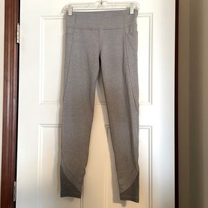Athleta Girl grey leggings with pockets!
